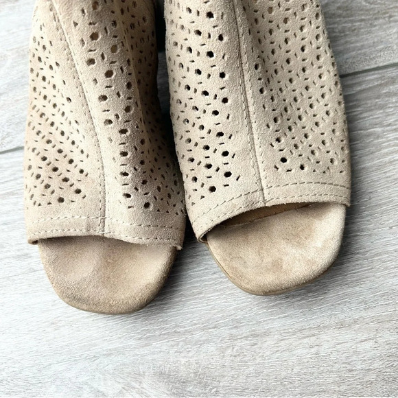 WHITE MOUNTAIN Lorna Suede Open  Toe Bootie Sandal - Picture 15 of 15